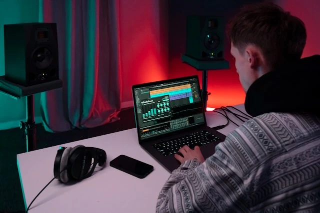 Muziek produceren met Ableton Live op een laptop